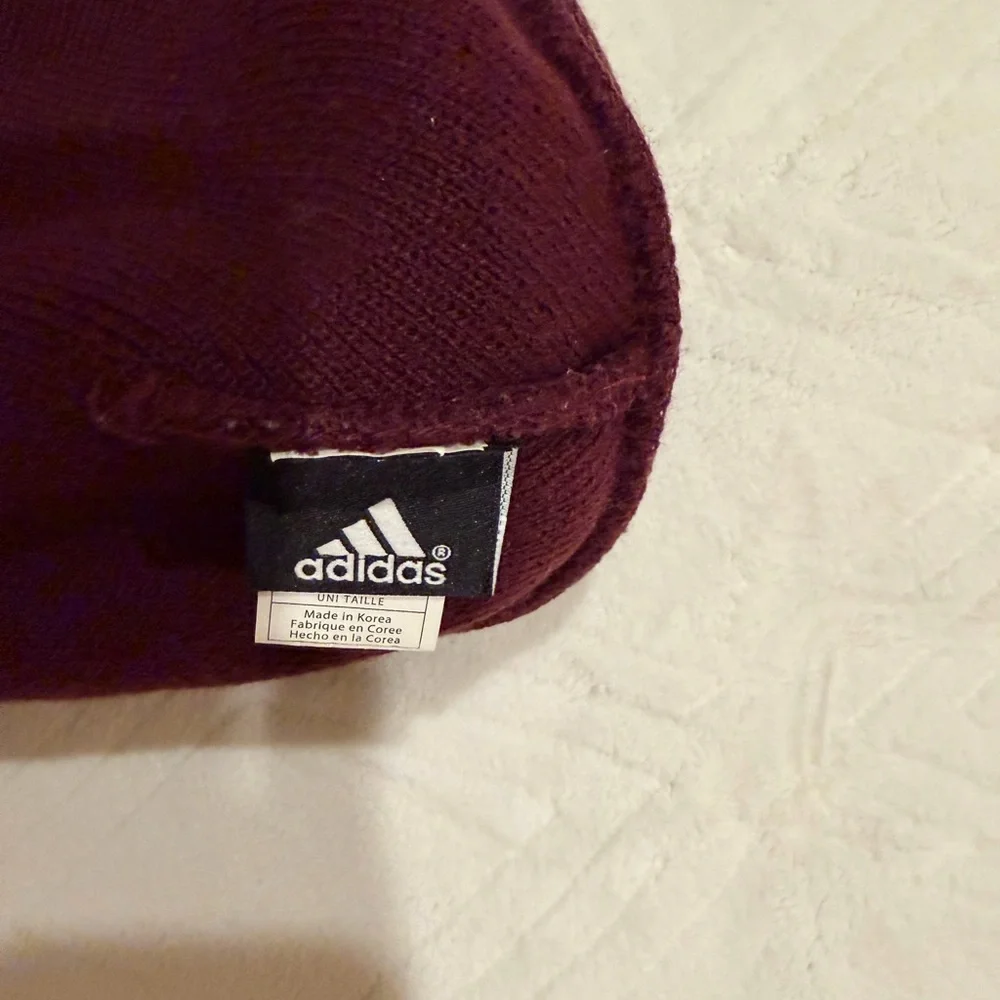 Adidas unisex maroon beanie